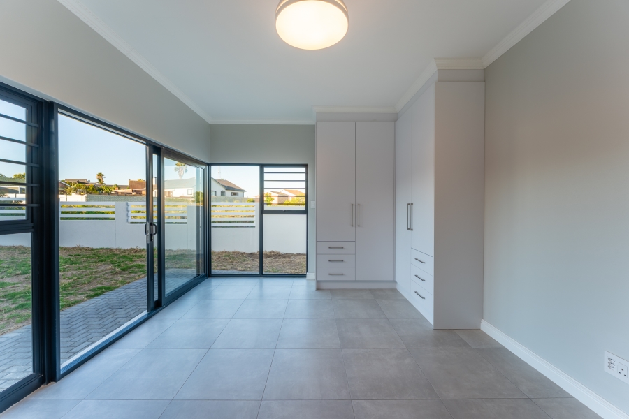 3 Bedroom Property for Sale in Wavecrest Eastern Cape